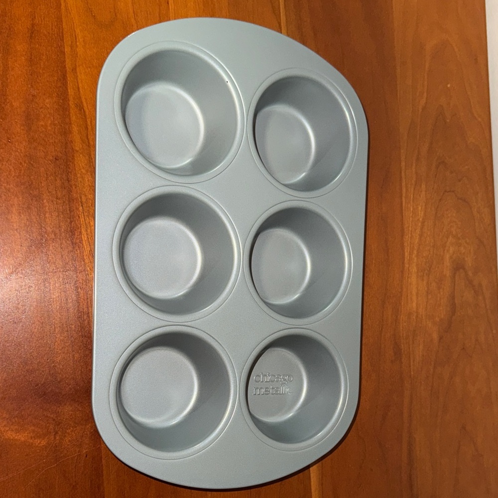 Calphalon Gray 6-Cup Muffin Pan